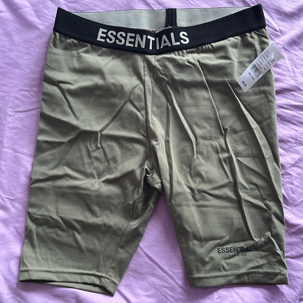 NWT Essentials shorts S